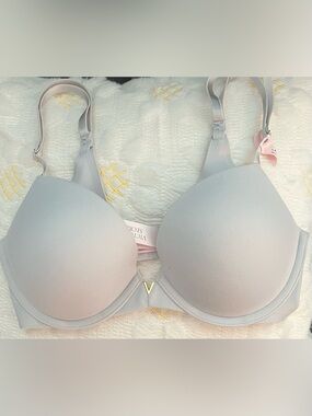 Victoria's Secret Light Gray Smooth Push-Up Bra with Gold V Detail 32D NWT